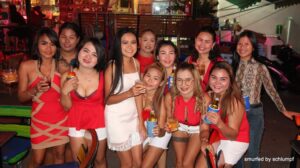 Mehr über den Artikel erfahren In Pattaya darf wieder durchgebumst werden.