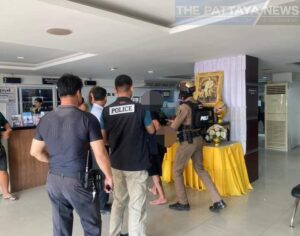 Mehr über den Artikel erfahren Zwei ausländische Touristen am Strand von Pattaya verhaftet, weil sie sich weigerten, für Strandkörbe zu bezahlen
