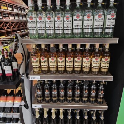 Alkohol soll billiger werden.