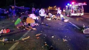 Mehr über den Artikel erfahren ELTERN VON STRASSENRENNFAHRERN WERDEN ANGEKLAGT