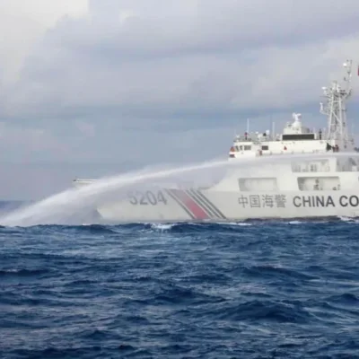 Geht schon wieder los. China greift Küsten Wache der Philippinen an
