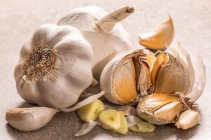 Mehr über den Artikel erfahren Knoblauch selbst gemacht für immer