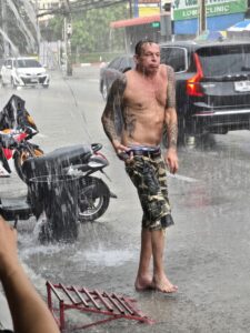 Mehr über den Artikel erfahren Führerschein, Spaß im Regen Terminal 21 und Oktoberfest im BZ. Casa Pascual Pattaya