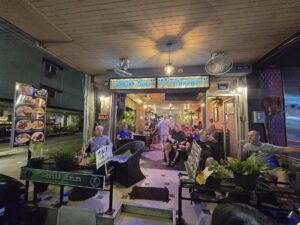 Mehr über den Artikel erfahren Restaurant Tour mit Marco & Helmut Heute : Soi Buakhao Pattaya