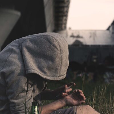 Vier junge Leben zerstören sich selbst durch Drogen