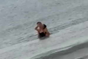 Mehr über den Artikel erfahren Phuket, Kind vergessen, Unfall mit Motorrad, Sex an der Beach. Himmelslaternen unten von mir ausgesucht