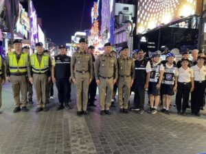 Mehr über den Artikel erfahren Von Puket gibt es auch was zu berichten. Der ganz normale Tagesablauf. Der Ramadan ist auch in Thailand eingekehrt. Schon wieder ein Busunfall mit 18 Toten diesmal.