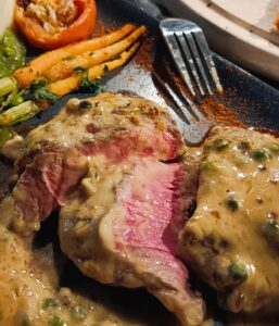 Mehr über den Artikel erfahren Eating on the Darkside in Pattaya