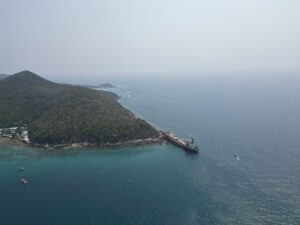 Mehr über den Artikel erfahren Schlimmes Unglück vor meiner Nase auf Koh Larn läuft ein Tanker auf Grund
