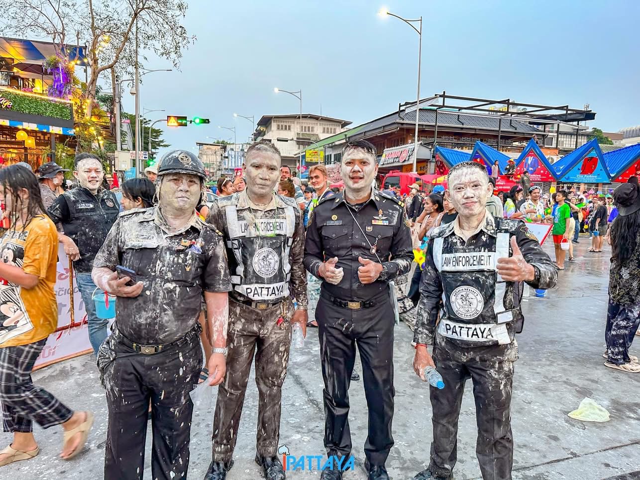 Wasser Marsch auf Songkran, es gibt allerdings Regeln.