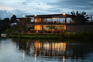 Mehr über den Artikel erfahren Restaurant am See. Entspannen am See. Unter dem Motto „Wenn ich den See seh, brauch ich kein Meer mehr“