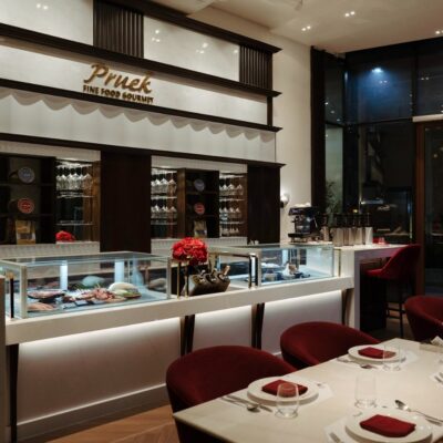 Oyster & Caviar Bar, we are serving fresh oysters, seafood & fine Champagne in Bangkok, Thailand