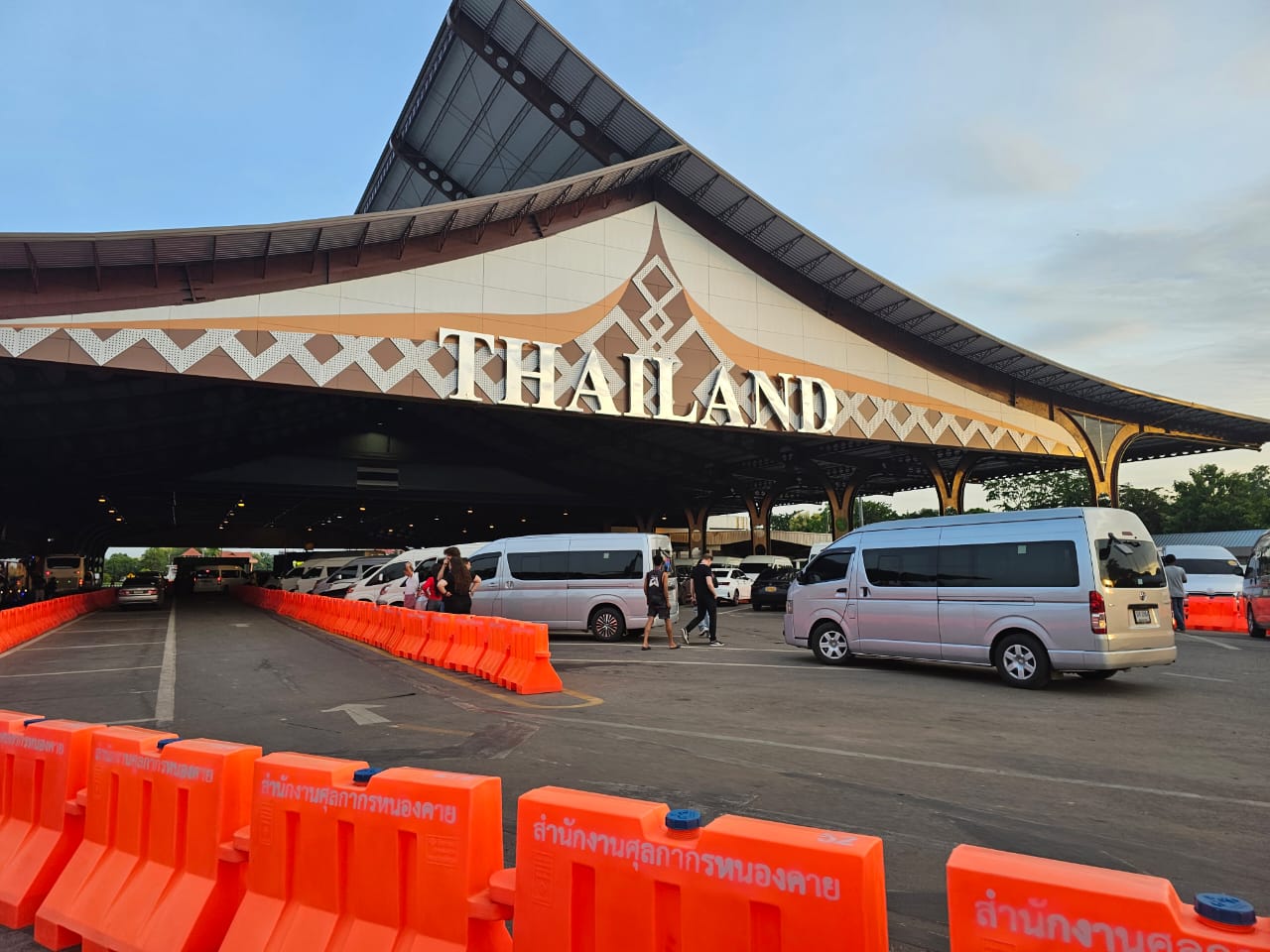 Du betrachtest gerade Roses Reise nach Laos zum Border Run.